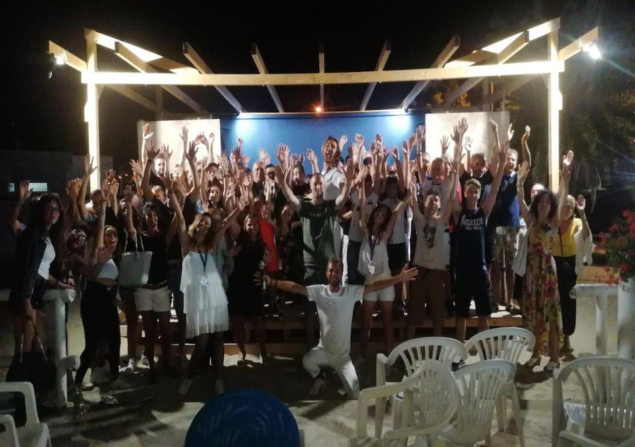 ג'וליאנובה Zenit Hotel מראה חיצוני תמונה
